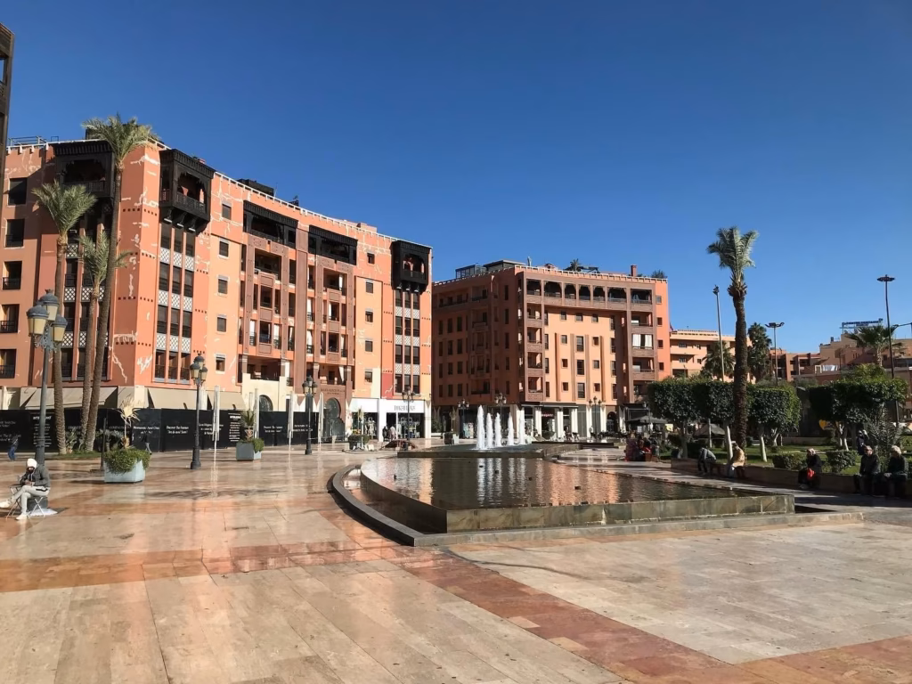 Place du 16 Novembre in Gueliz, Marrakech, with its fountain and pink buildings
